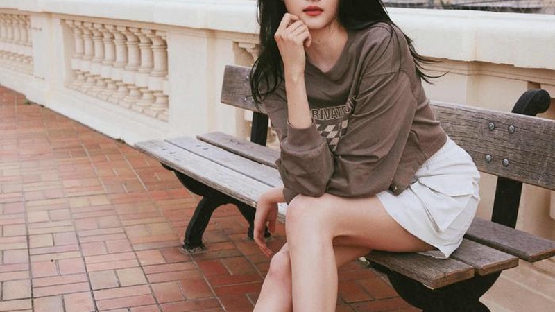 《耀眼》路透满天飞天都挡不住，关晓彤这次营销架势有点大